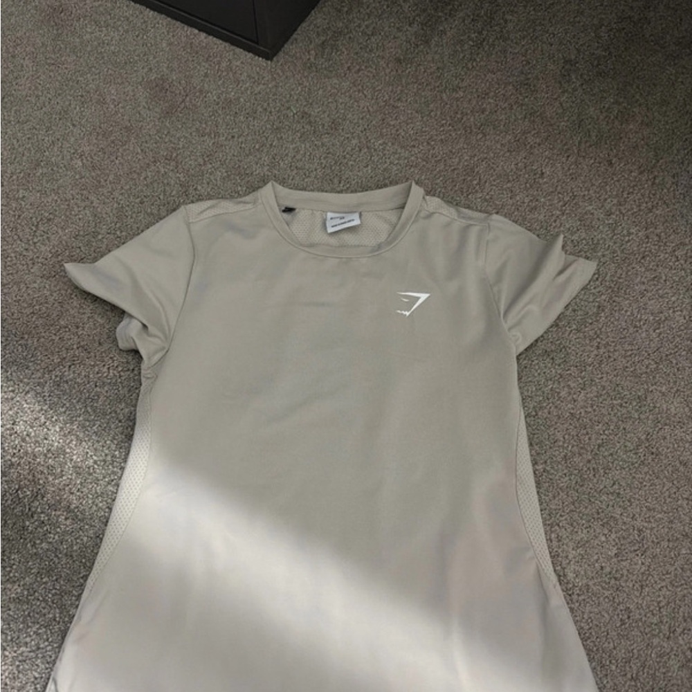 Gymshark Women's Light Gray Short Sleeve Tee